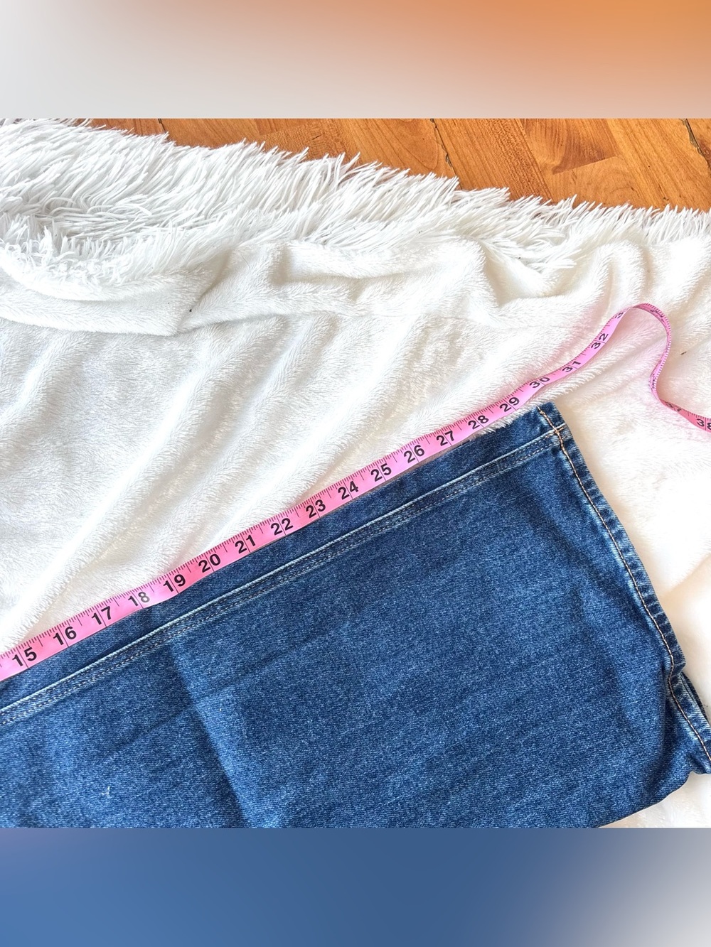 High Rise Flare jeans - Picture 7 of 8